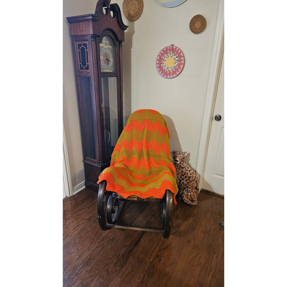 Vintage 1970s Handmade Crochet Afghan – Pumpkin & Harvest Gold Chevron Throw 🧶